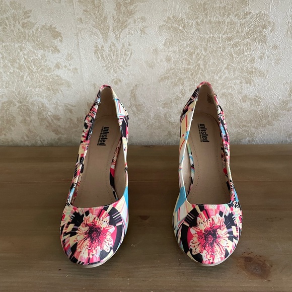 Kennet Cole Unlisted wedges - Picture 4 of 9